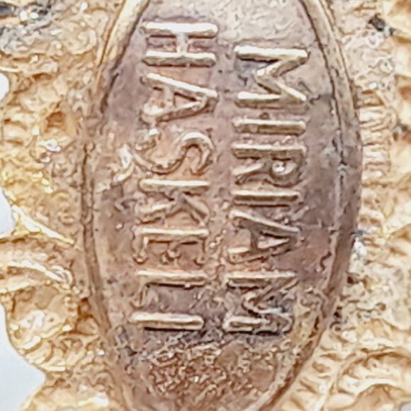 Vintage Miriam Haskell Brooch, Baroque Glass Pearl, Gold Filigree Pin - Picture 4 of 9